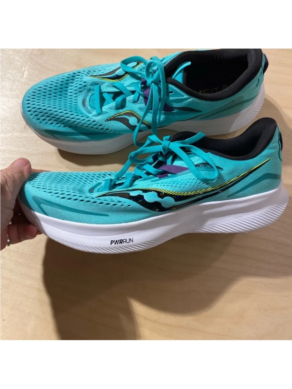 👟SAUCONY👟PWRRUN👟GUC!